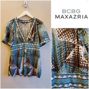 BCBGMAXAZRIA geometric pattern tunic shirt, Size Large, Trendy color and patter